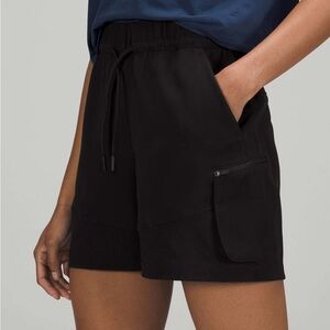 Lululemon Relaxed High-Rise Cargo Short 4.5"
Black